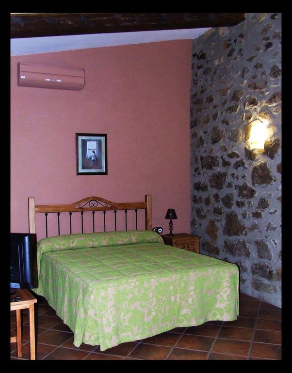 Casa Rural La Chimenea Navas del Madroño Exterior foto